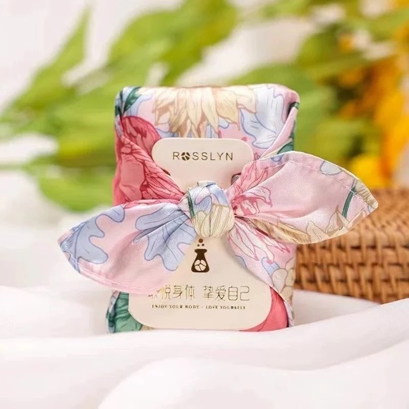 Other - Clarifying Body Soap - French Made - Luxe